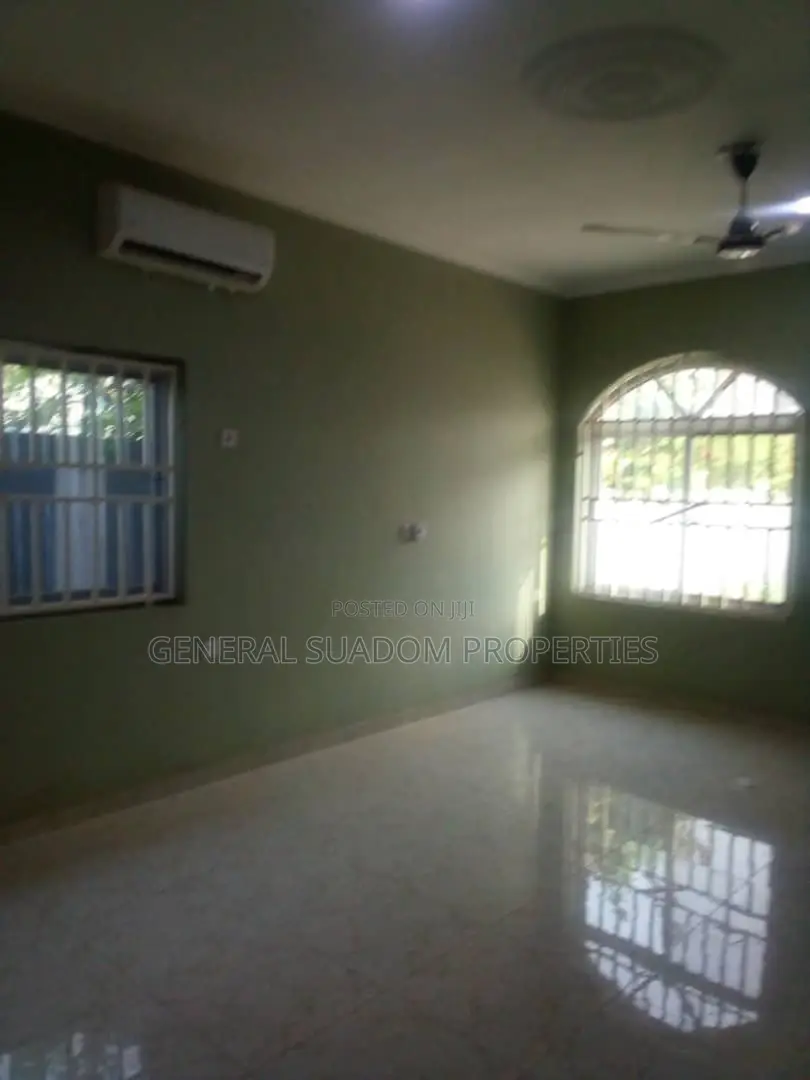 3bdrm House in Suadom Properties, Baatsona Total for rent