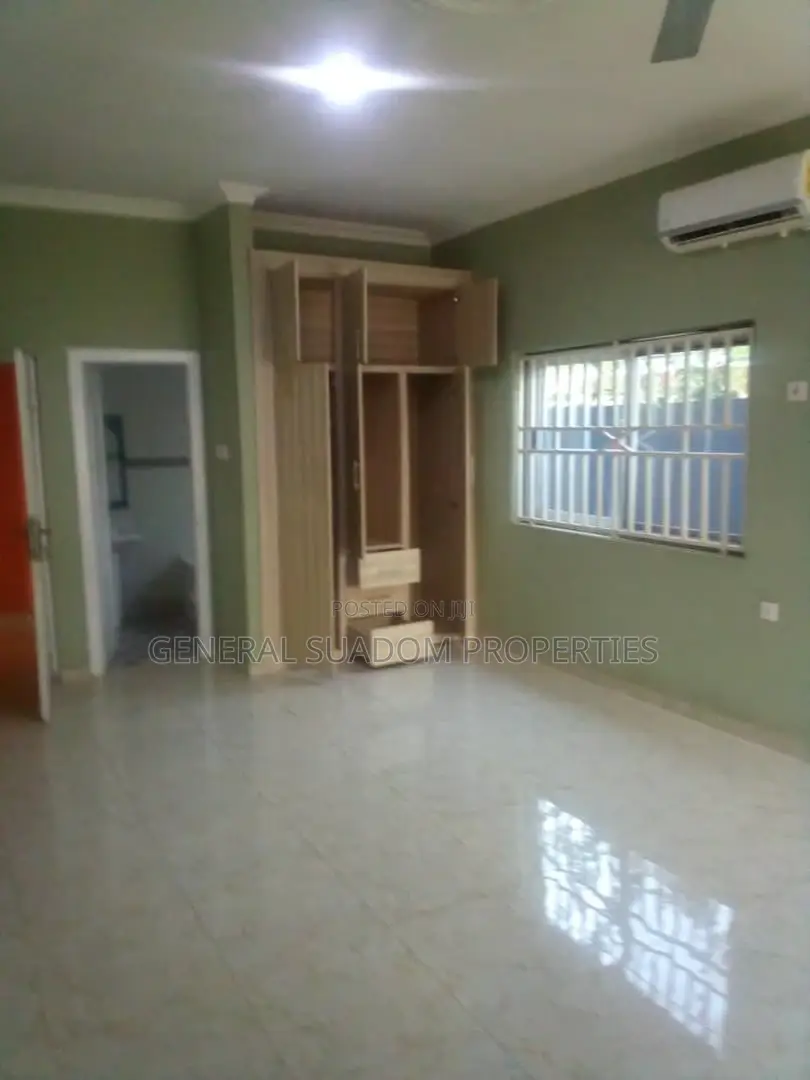 3bdrm House in Suadom Properties, Baatsona Total for rent