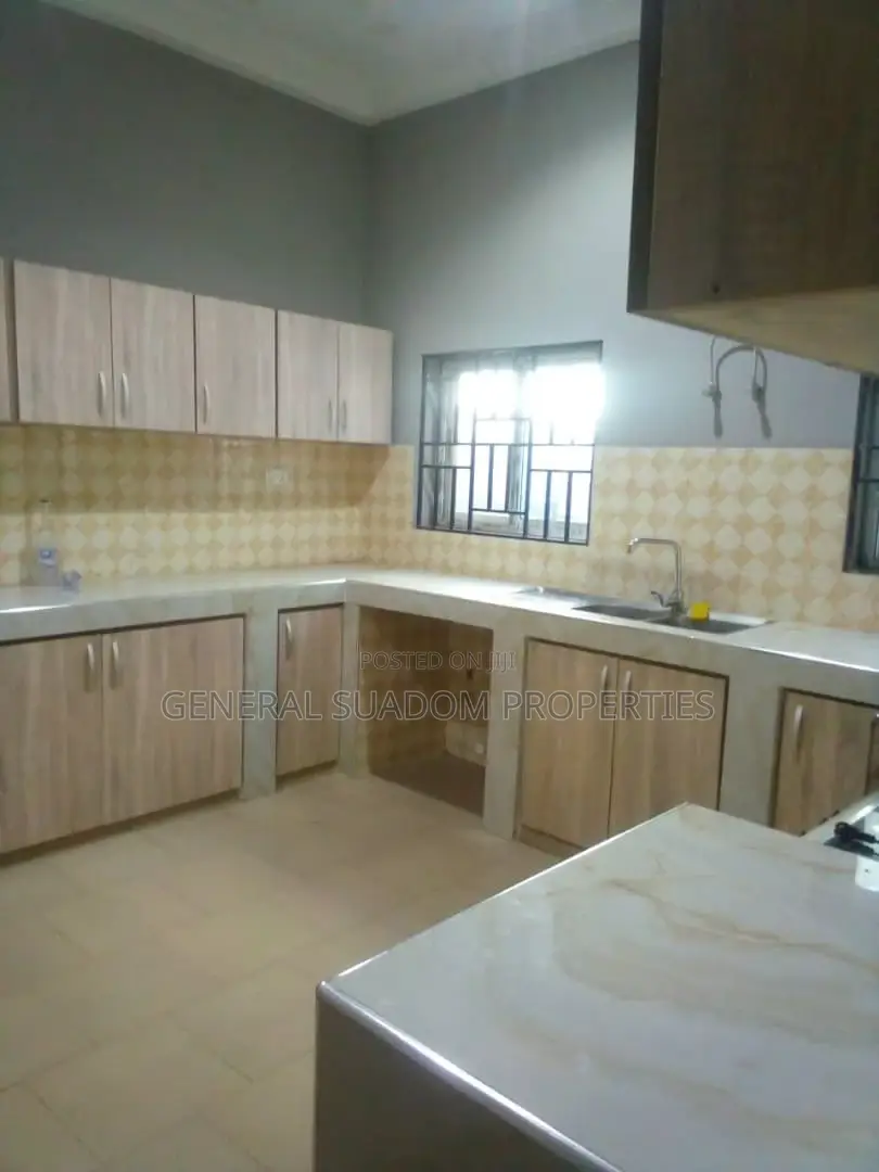 3bdrm House in Suadom Properties, Baatsona Total for rent