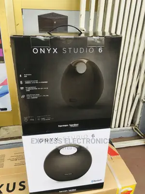 Quality Newly in Box Harman Onyx Studio 6 Black Speaker