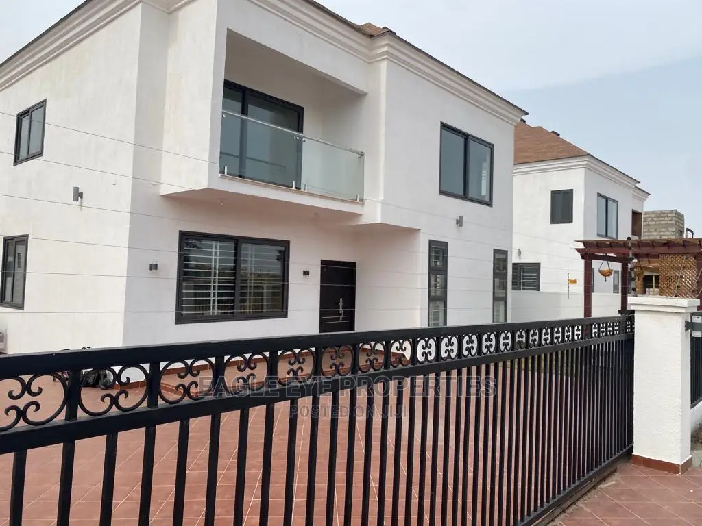 3bdrm House in Adenta for sale