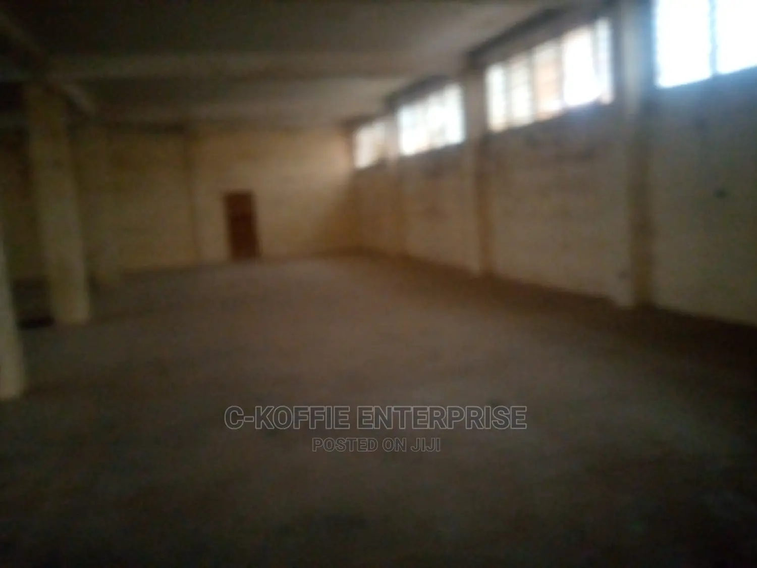350 Sqm Warehouse at Tesano for Rent