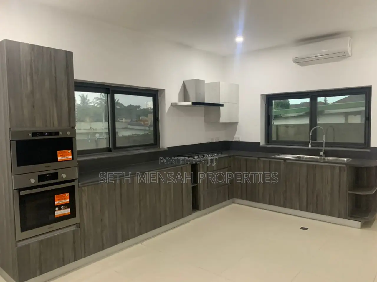 3bdrm Townhouse / Terrace in Skm, Acquinas for Rent