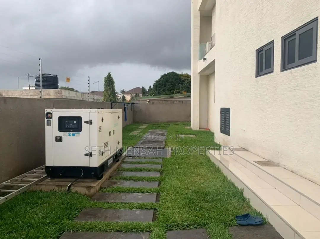 3bdrm Townhouse / Terrace in Skm, Acquinas for Rent