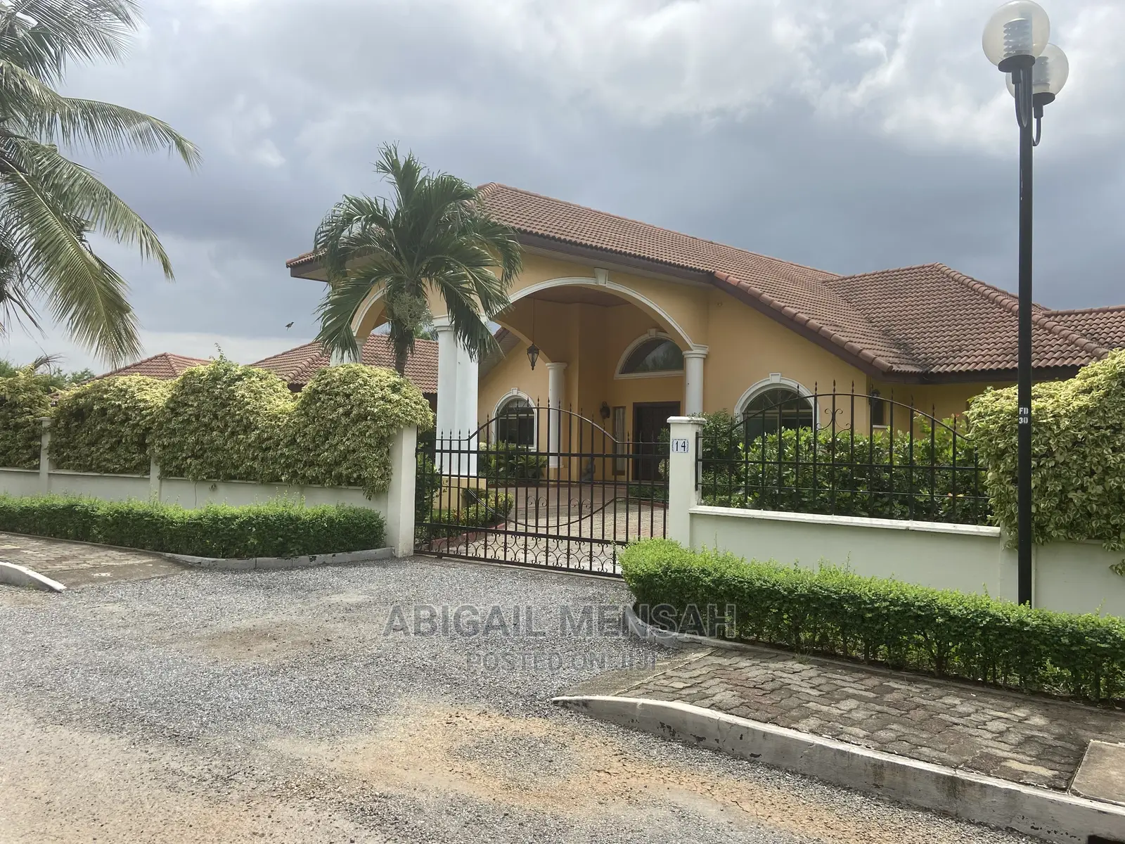 A Luxurious Mansion In Trasacco Valley Estate Phase 1
