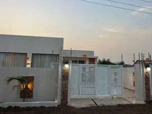 3bdrm House in E a Properties, Lake Side Estate for Sale