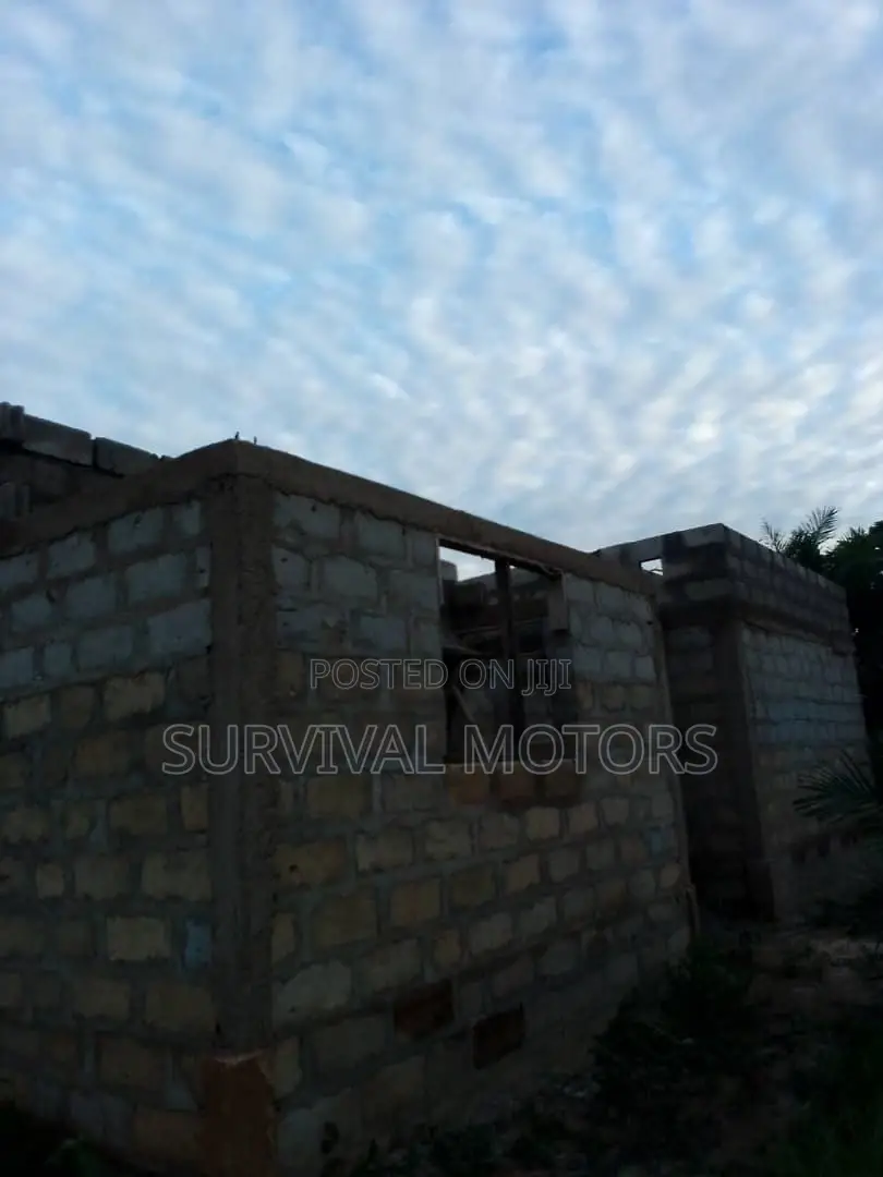 5 Bed Room Uncompleted House