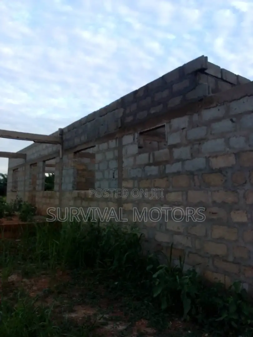 5 Bed Room Uncompleted House