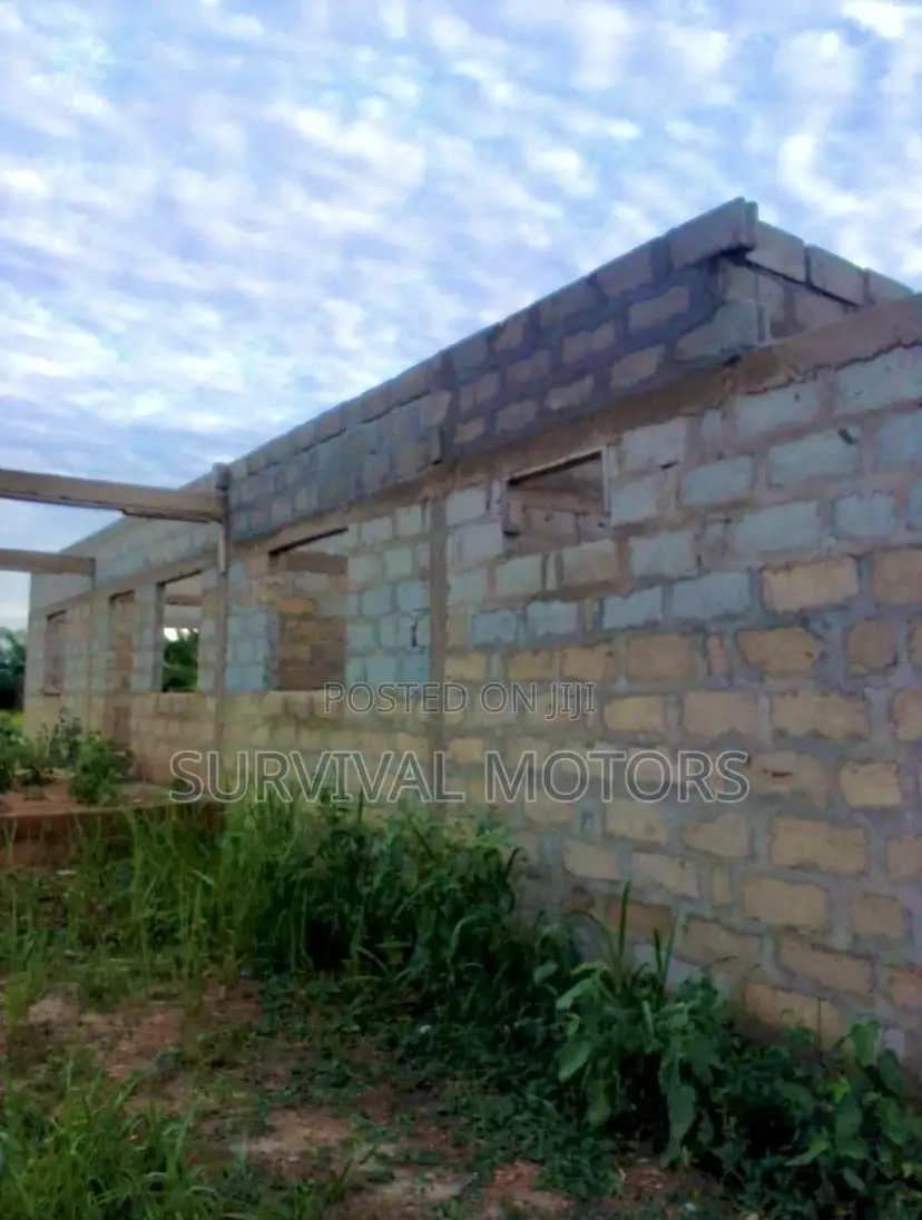 5 Bed Room Uncompleted House