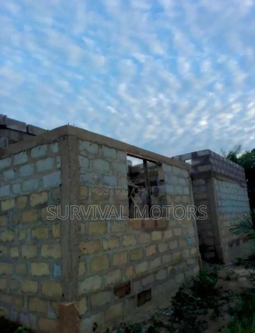 5 Bed Room Uncompleted House