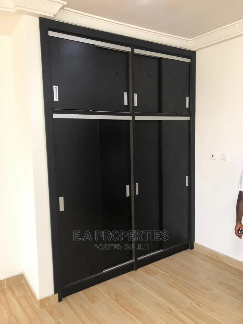 4bdrm House in E a Proprties, Ghana Flag for Sale