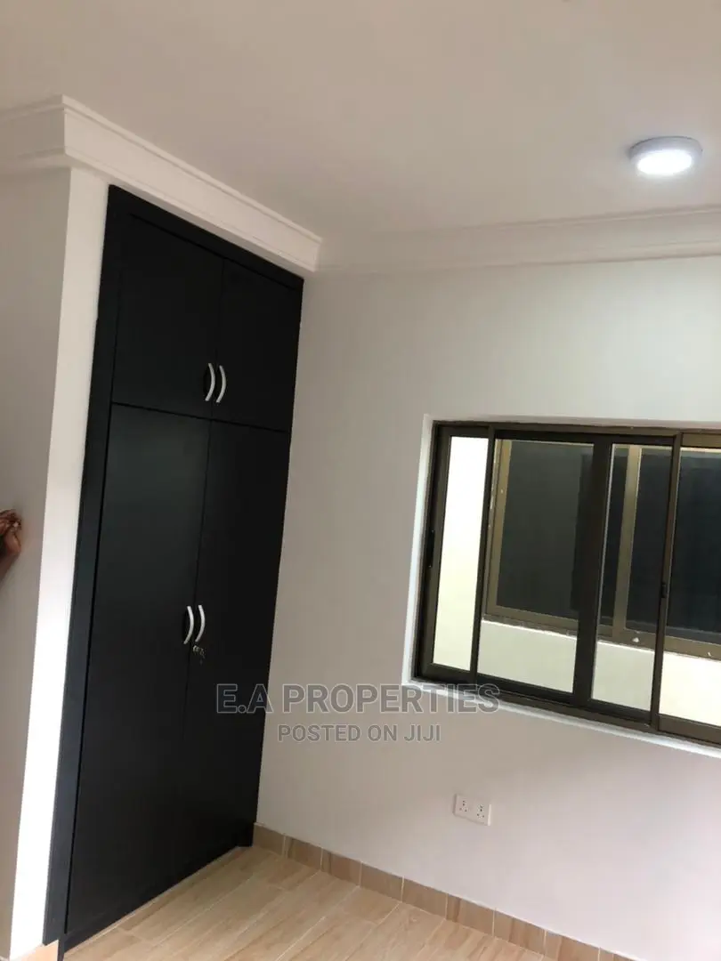 4bdrm House in E a Proprties, Ghana Flag for Sale
