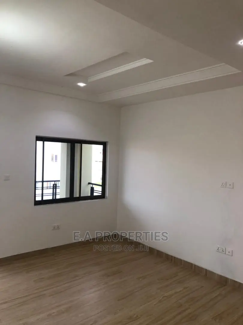 4bdrm House in E a Proprties, Ghana Flag for Sale