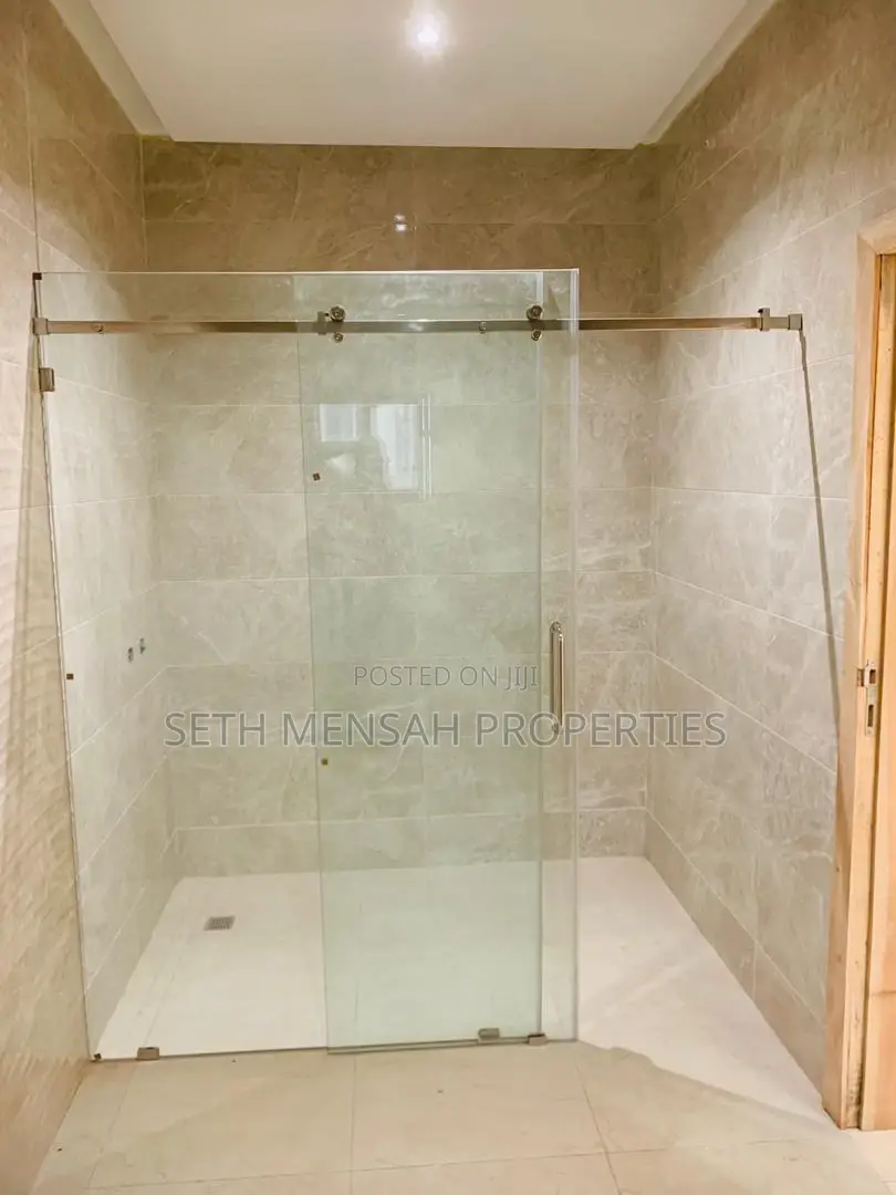 5bdrm House in Skm Property, East Legon for Rent