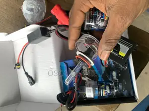 Xenon Hid Chargeable Light (Bulb) for All Cars Available
