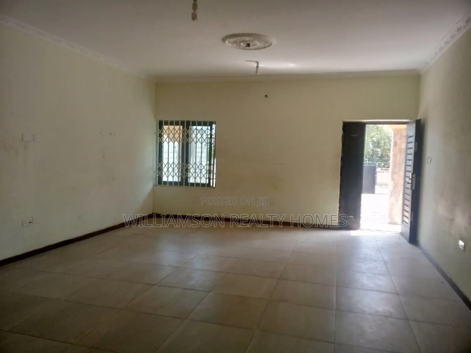 2bdrm Apartment in Community 18 Area, Spintex for rent