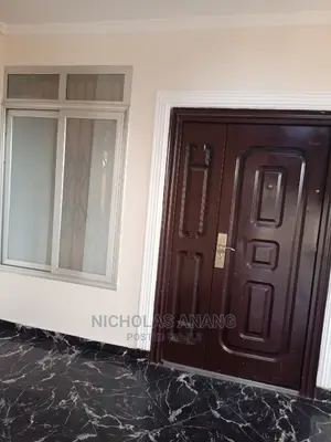 2bdrm Apartment in the Dorns Properties, New Town for Rent
