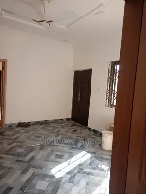 3bdrm Apartment in Dorns Properties, New Town for rent