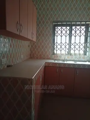 3bdrm Apartment in Dorns Properties, New Town for rent