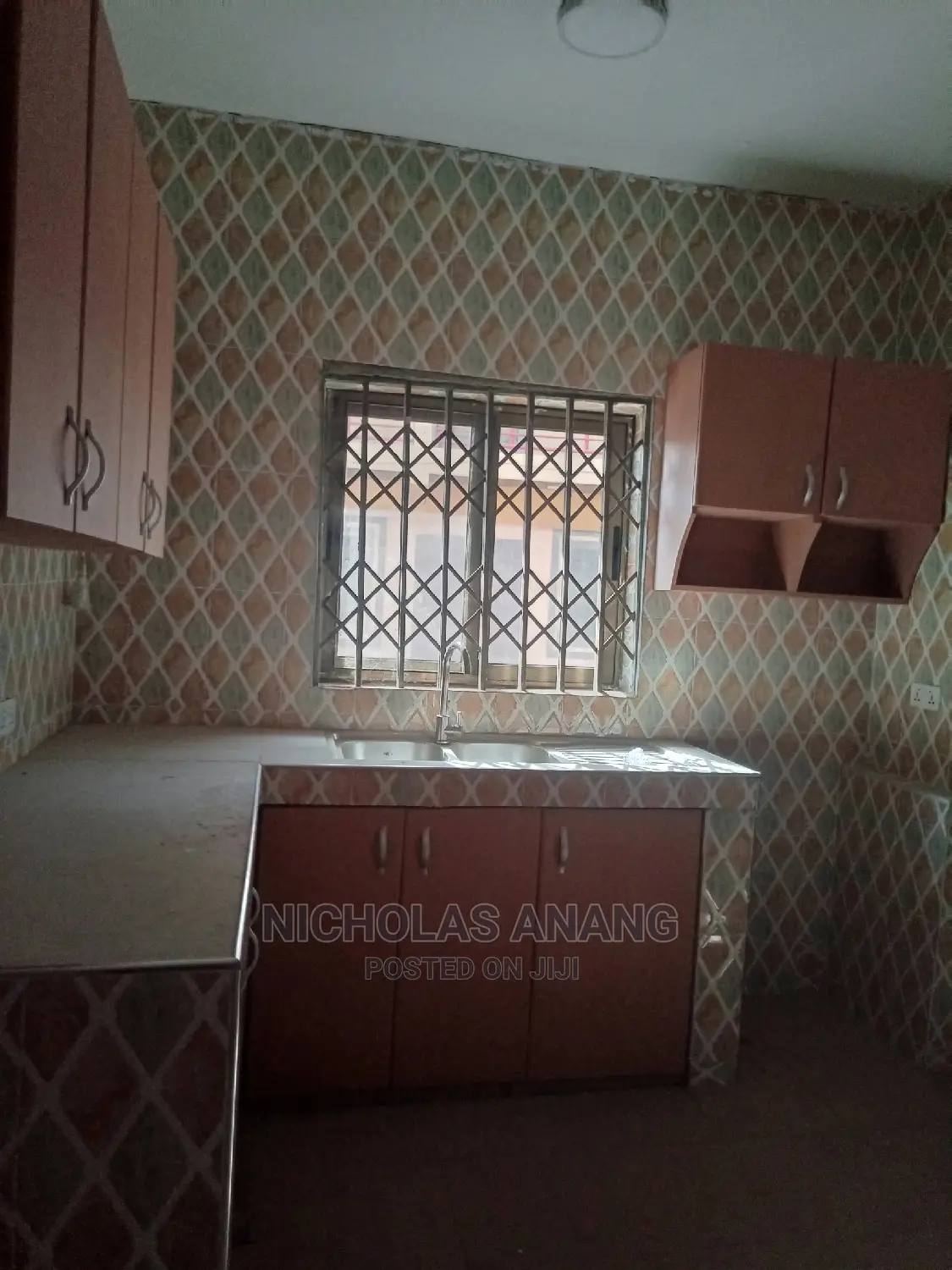 3bdrm Apartment in Dorns Properties, New Town for rent