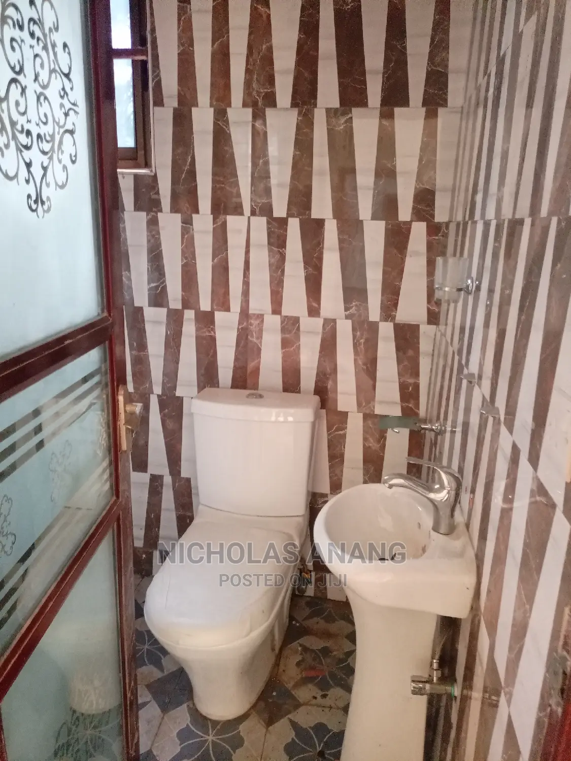 3bdrm Apartment in Dorns Properties, New Town for rent