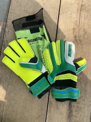 Original Keepers Gloves at Cool Price