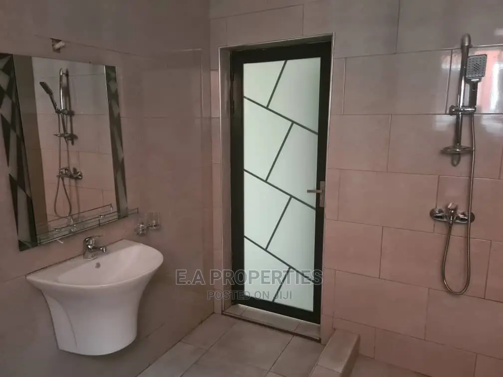 4bdrm House in E a Properties, Frafraha for Sale