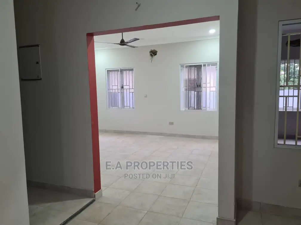 4bdrm House in E a Properties, Frafraha for Sale