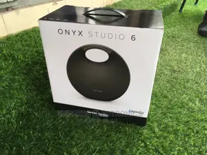 Hot Cake Onyx 6 Harman Kardon Studio Speaker