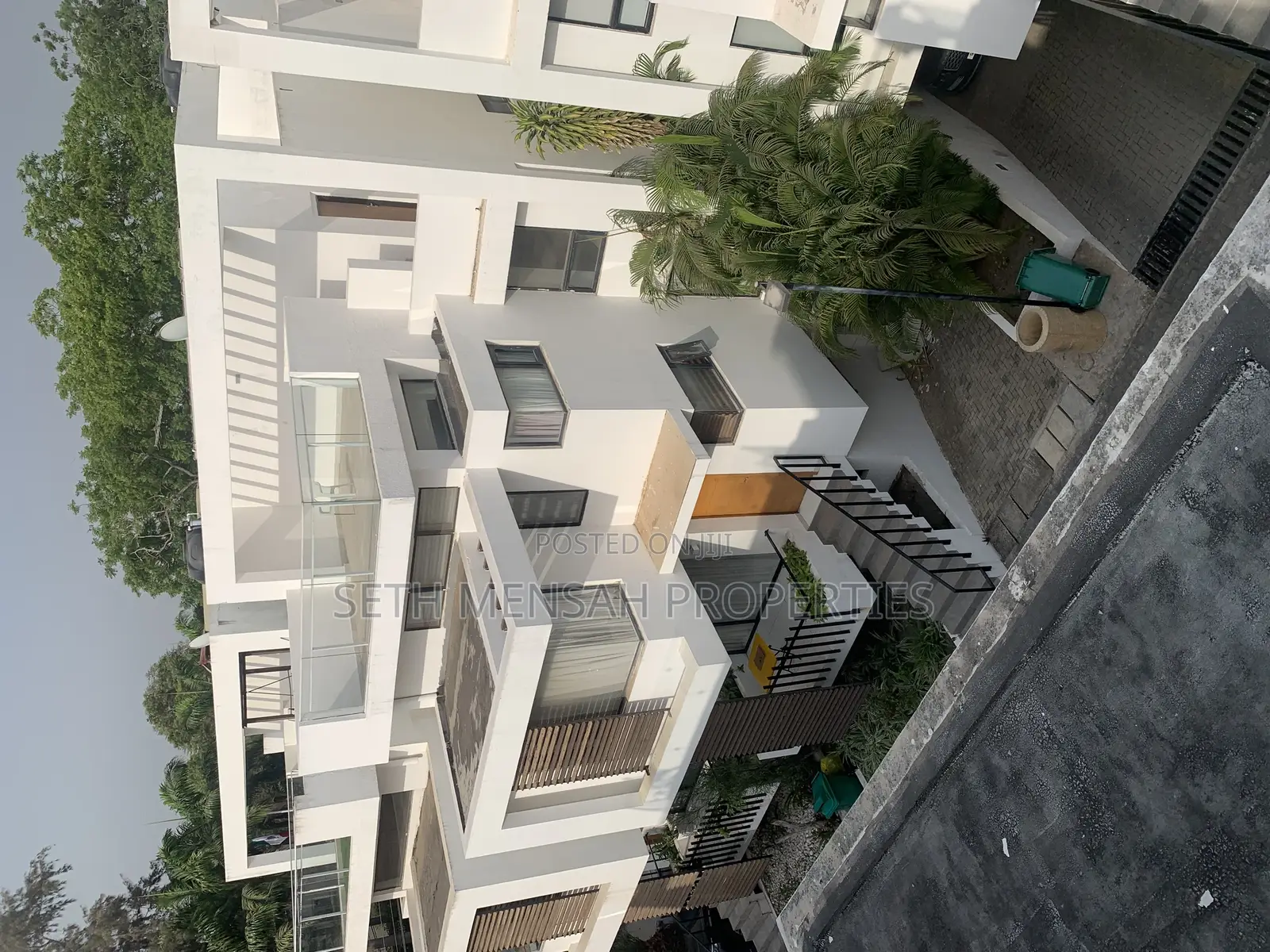 4bdrm House in Skm Property, Cantonments for Sale
