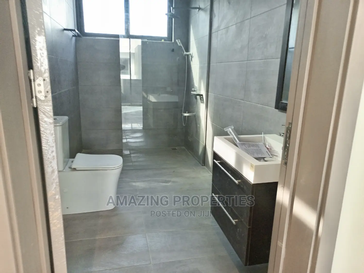 2bdrm House in 2 Bedrooms Available for rent