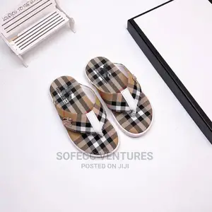 Burberry Slippers Available in Size 35