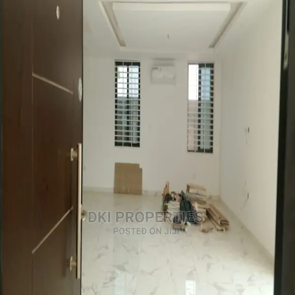 3bdrm House in Dki Properties, East Legon for Sale