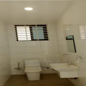 3bdrm House in Dki Properties, East Legon for Sale