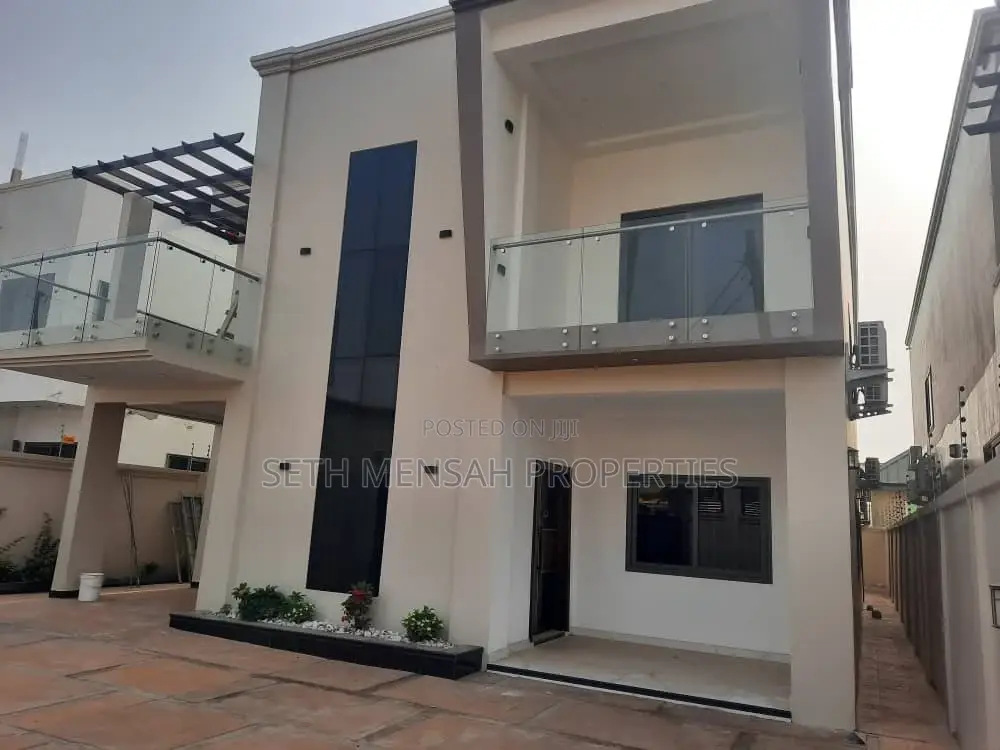 5bdrm House in Skm Property, East Legon for Sale