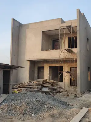 5bdrm House in E a Properties, School Junction for Sale