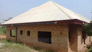 4bdrm Apartment in Aiding Estate, Sunyani Municipal for sale
