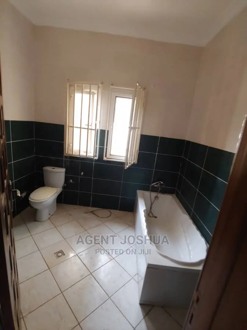 3bdrm House in Regimanuel Estate for rent