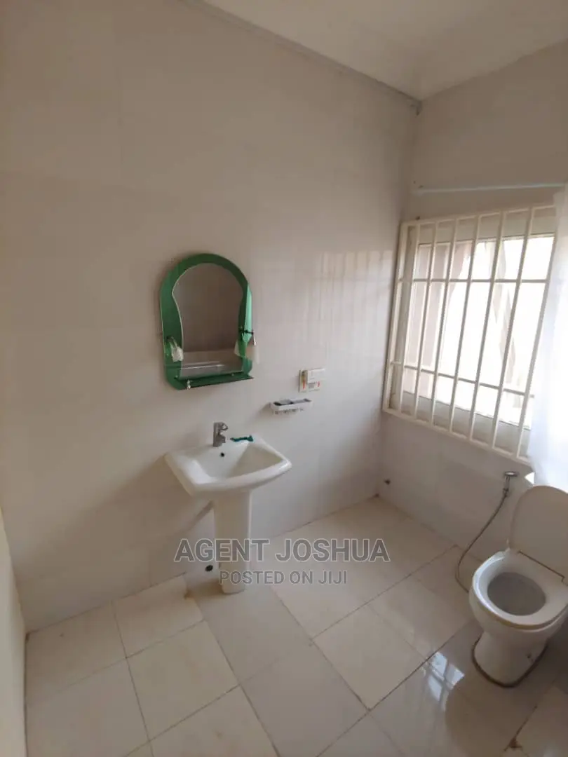3bdrm House in Regimanuel Estate for rent