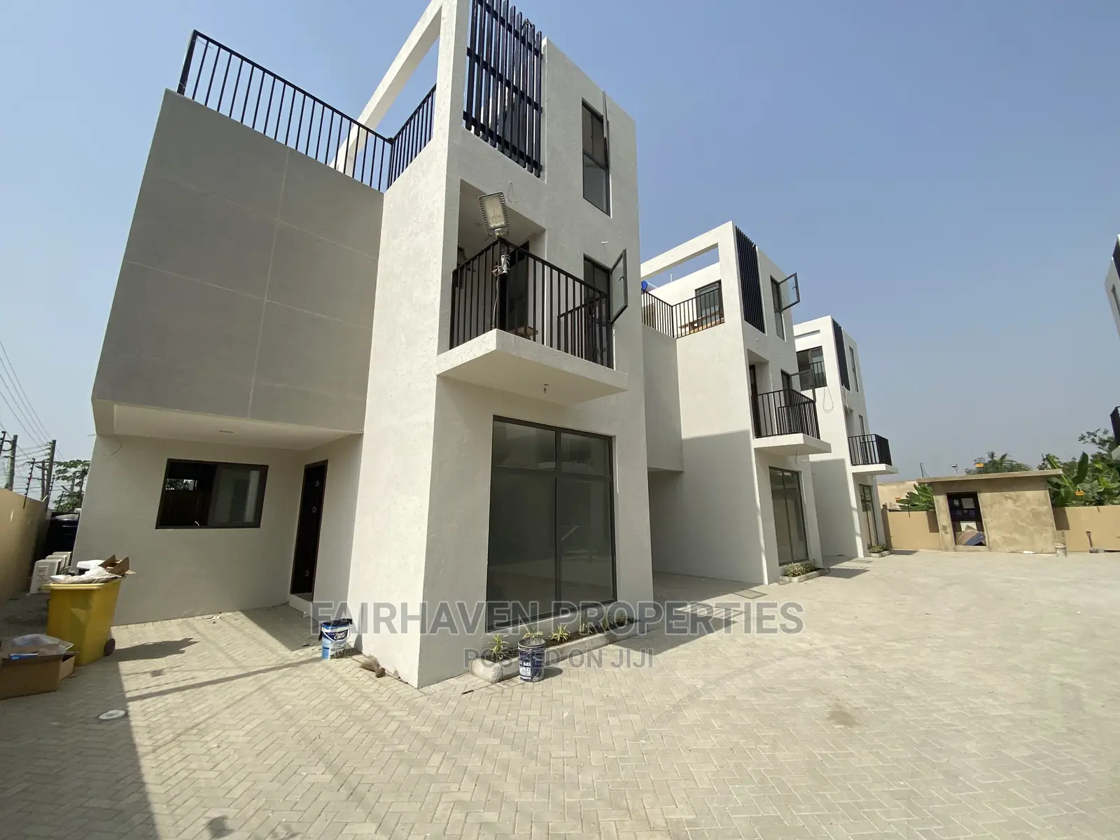 3bdrm Townhouse/Terrace in Tseaddo, Airport Residential Area for Sale