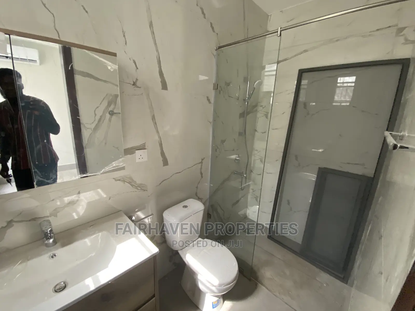 3bdrm Townhouse/Terrace in Tseaddo, Airport Residential Area for Sale