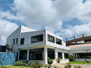 10bdrm House in Osu for Sale