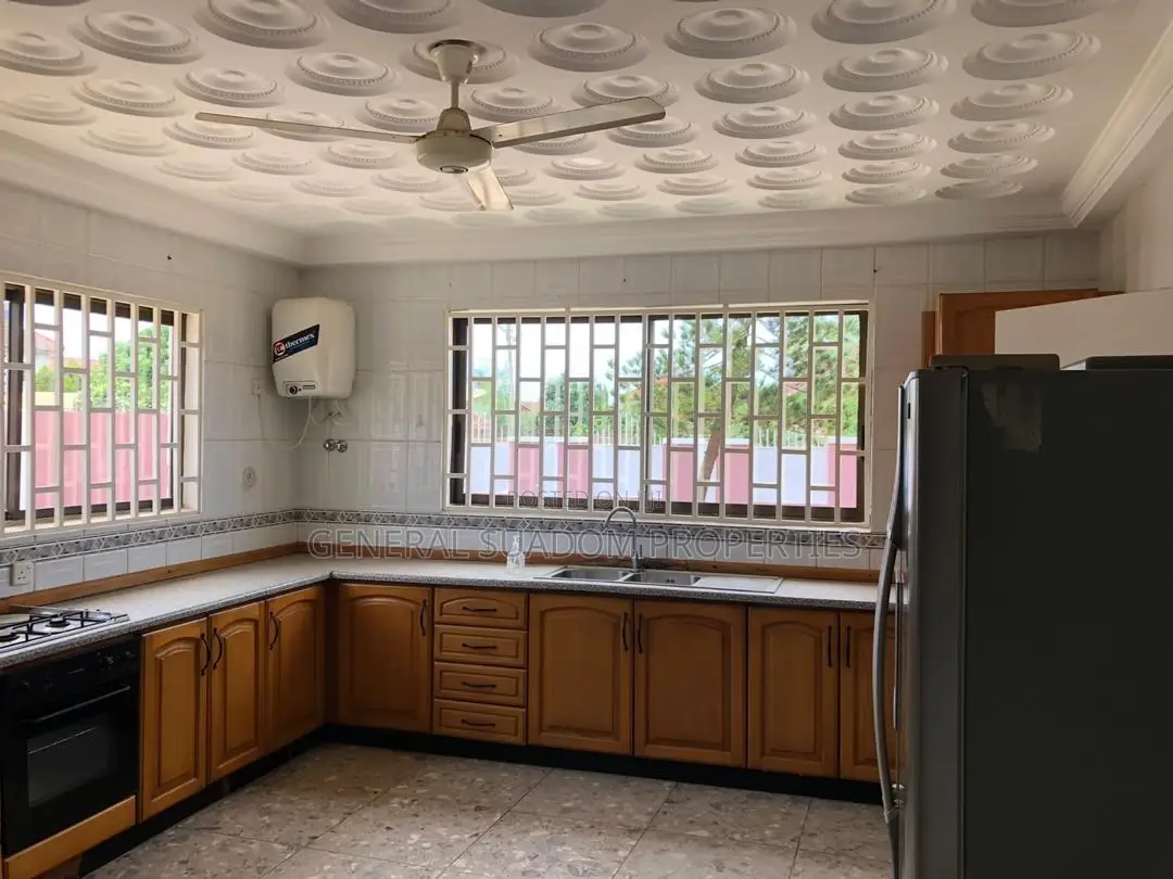 4bdrm Duplex in Suadom Properties, Baatsona Total for Rent