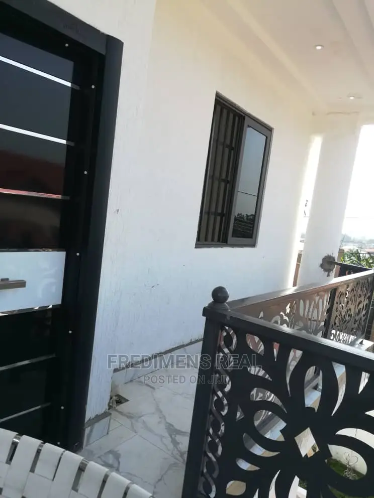 4bdrm House in Fredimens Real, Kumasi Metropolitan for Sale