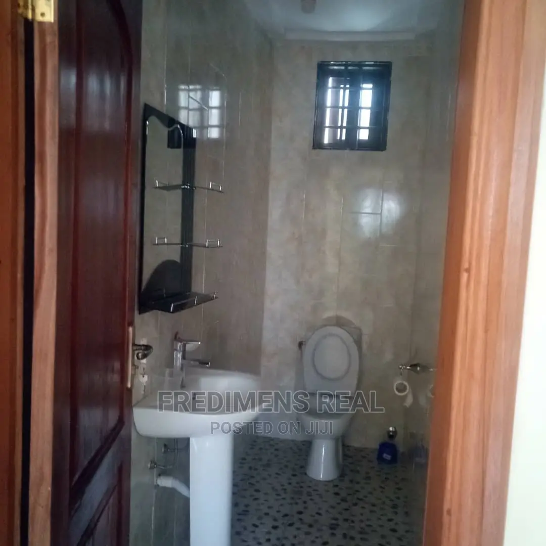 4bdrm House in Fredimens Real, Kumasi Metropolitan for Sale