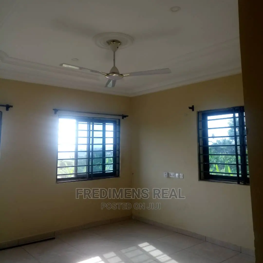 4bdrm House in Fredimens Real, Kumasi Metropolitan for Sale