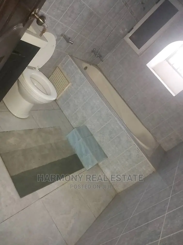 5bdrm House in East Legon for Rent