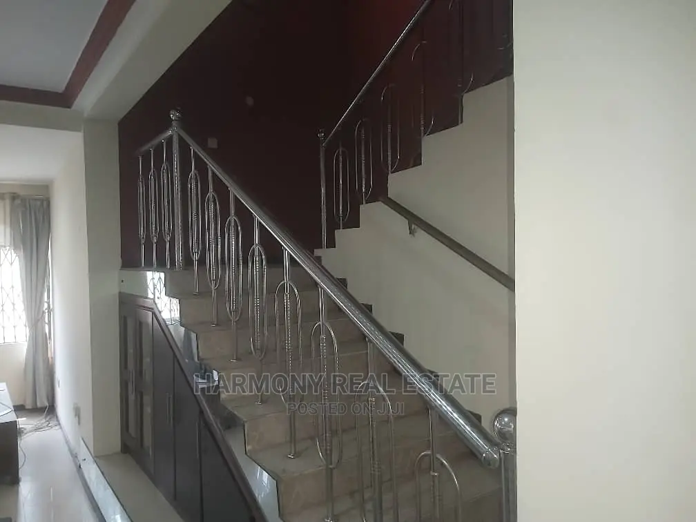 5bdrm House in East Legon for Rent