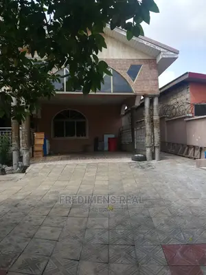 6bdrm House in Fredimens Real, Kumasi Metropolitan for Sale