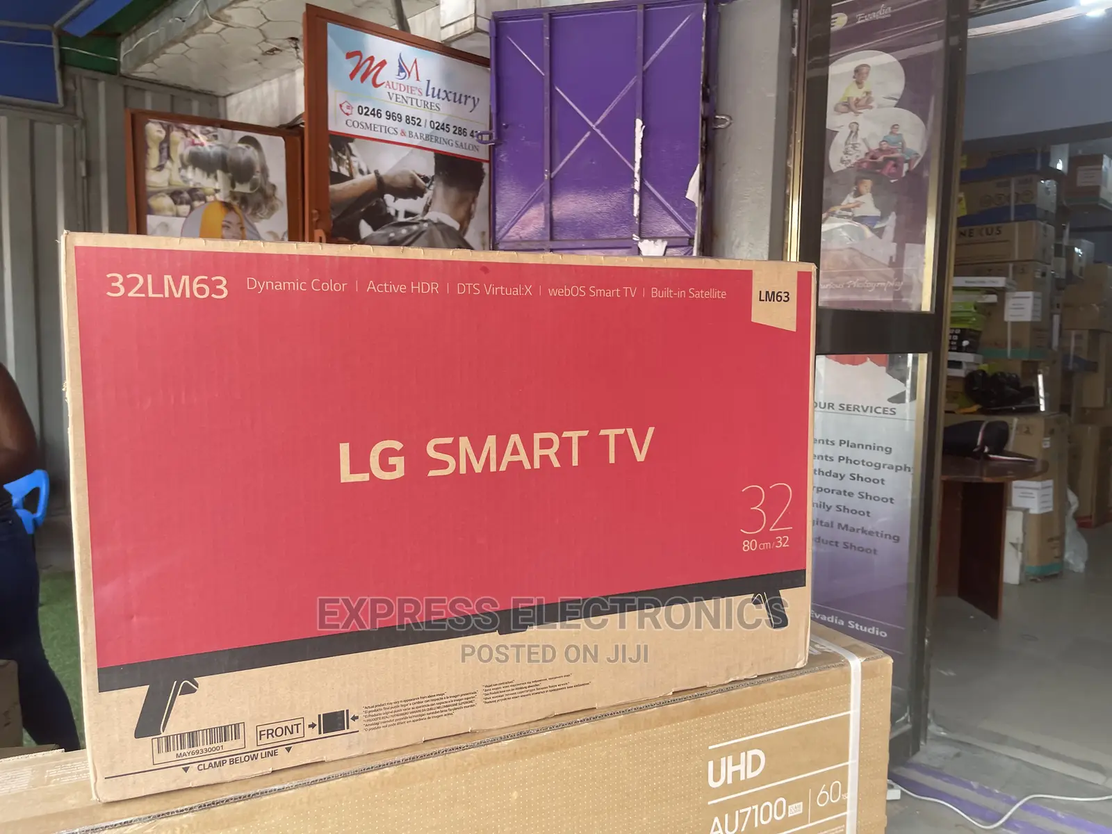 LG Smart Vivid Pictures Digital Satellite 32LM637BPVA Tv
